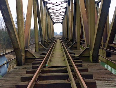 Tory mostu kolejowego nad Kanałem Gliwickim