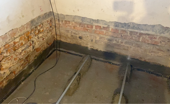 Przygotowanie ścian do wylania płyty